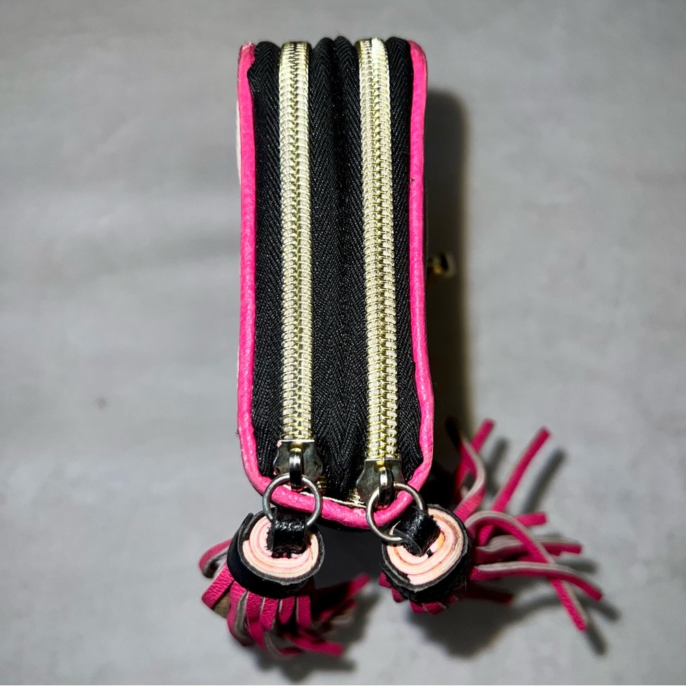 Betsey Johnson ZA Heart Stitch Design Wallet with Tassel & Heart Lock Logo Charm - Picture 4 of 15